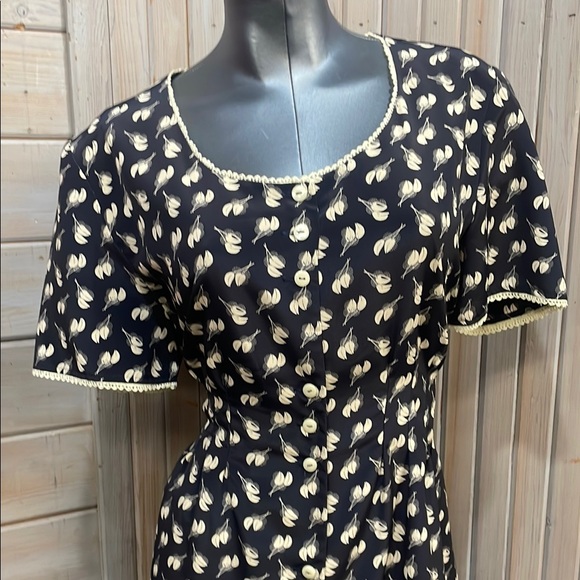 Danny & Nicole Vintage Navy and Cream Button Down Dress Short Sleeves - Picture 2 of 7